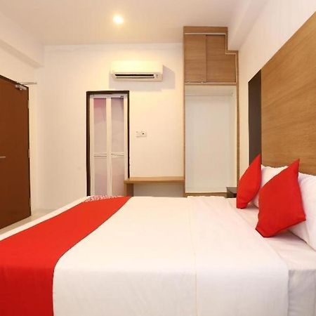 Oyo 89888 Dz Residence Guest House Kota Bahru Luaran gambar