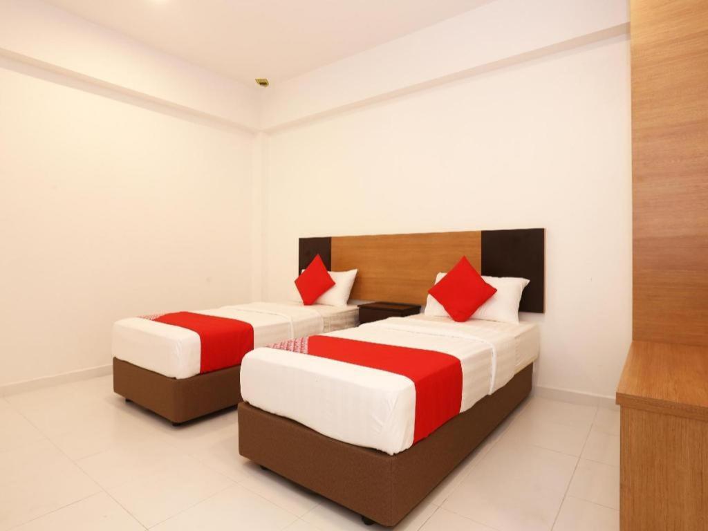 Oyo 89888 Dz Residence Guest House Kota Bahru Luaran gambar